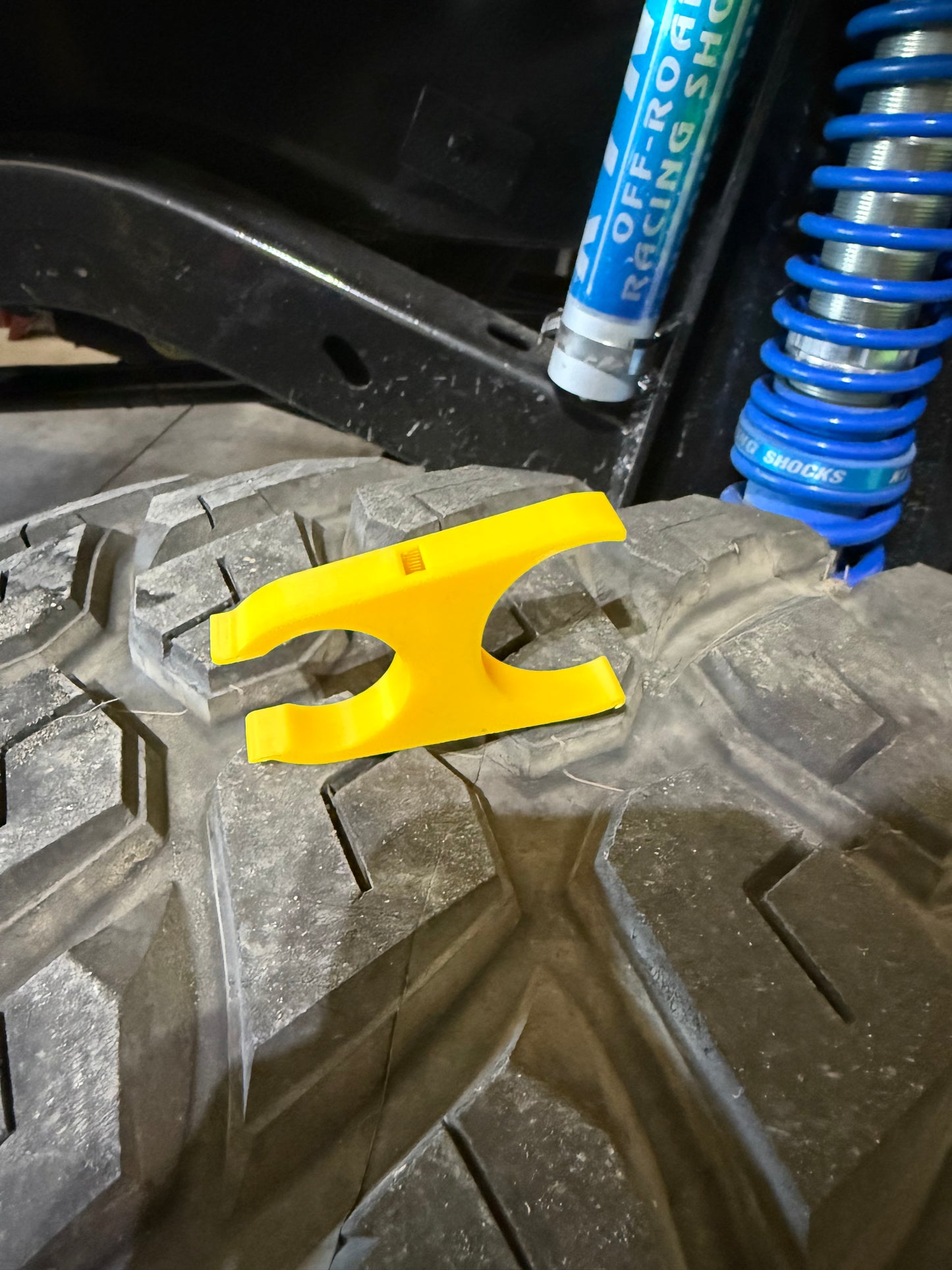 Element E50 Fire Extinguisher Roll Cage Mount