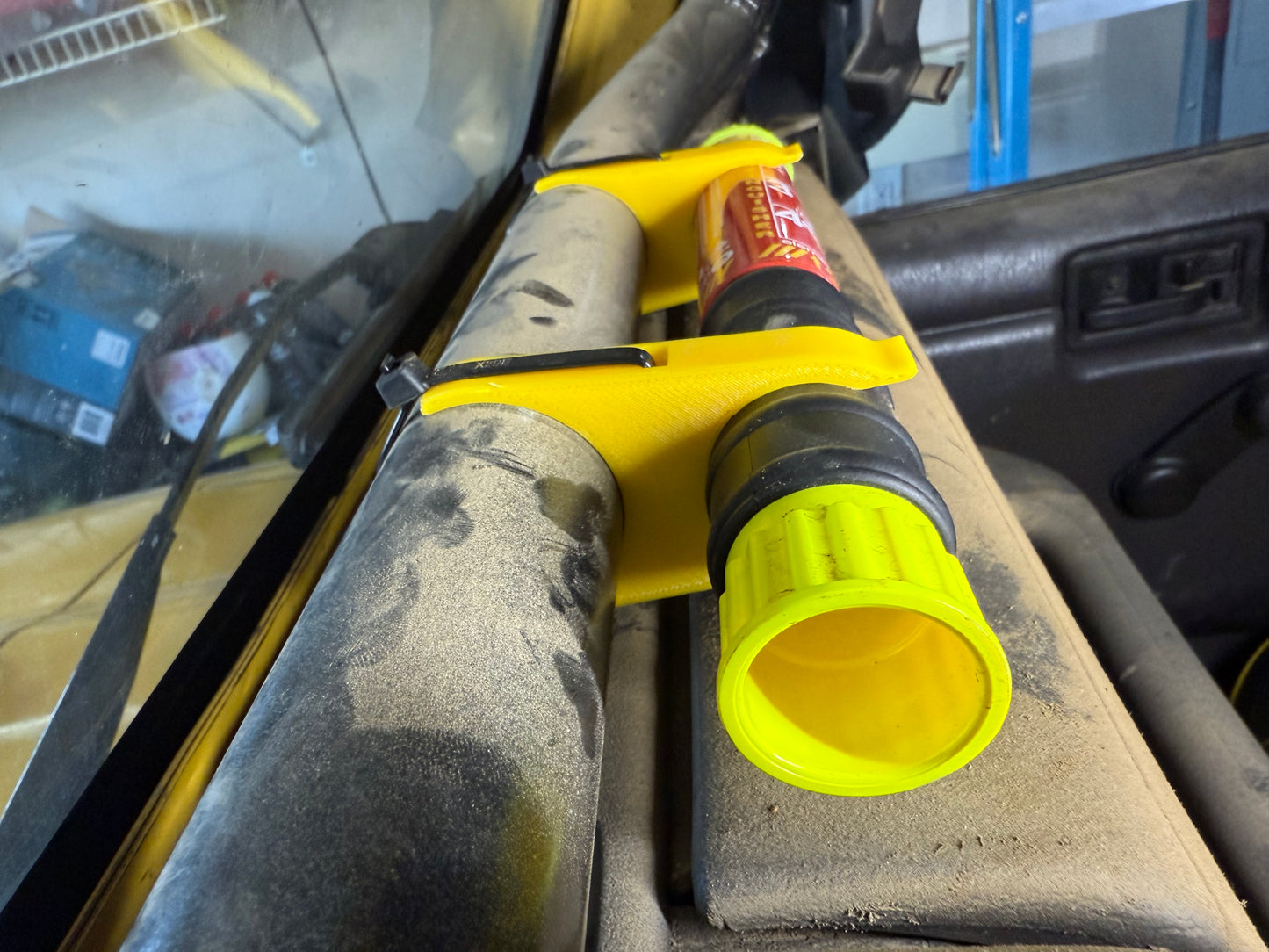 Element E50 Fire Extinguisher Roll Cage Mount