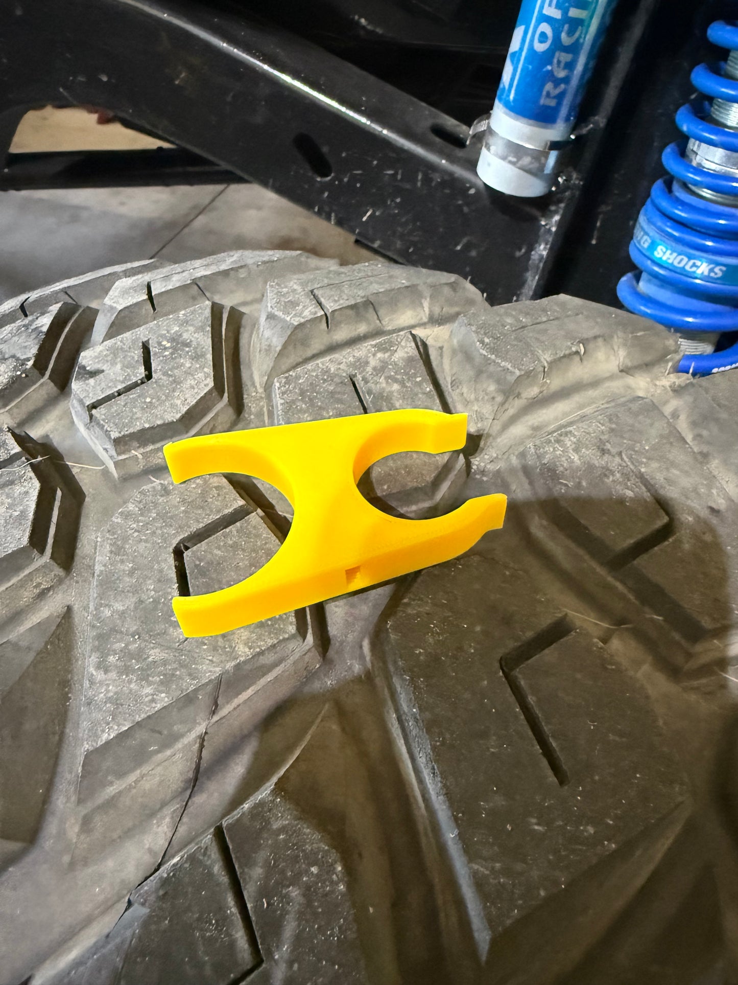 Element E50 Fire Extinguisher Roll Cage Mount